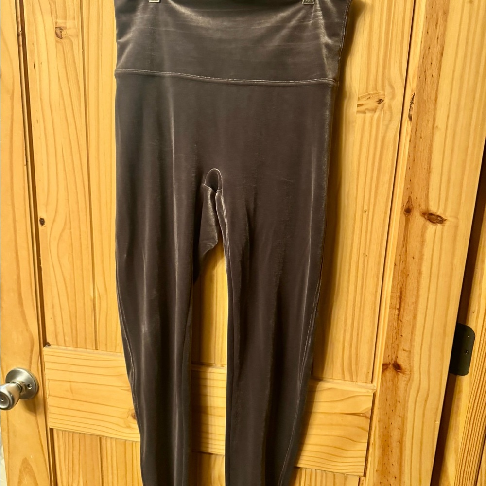 Chic Velvet High-Rise Leggings - Charcoal